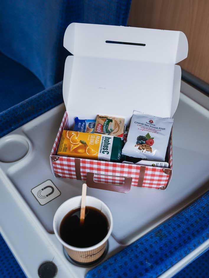 Frühstück im European Sleeper Nachtzug nach Belgien