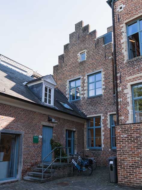 Wunderschöne kleine Kolleg-Gebäude verteilt in der gesamten Altstadt von Leuven