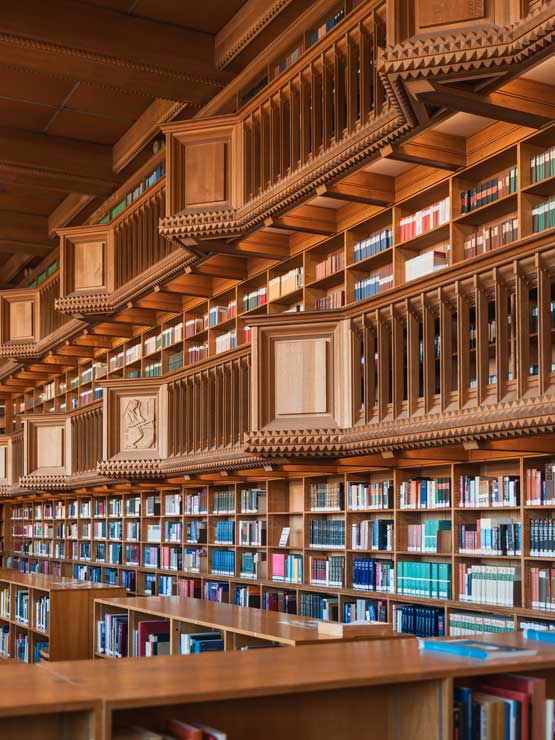 Großer Lesesaal der Unibibliothek