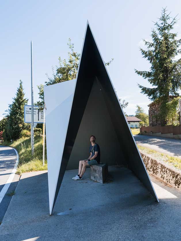 Eindrucksvolle Bushaltestellen im Bregenzerwald