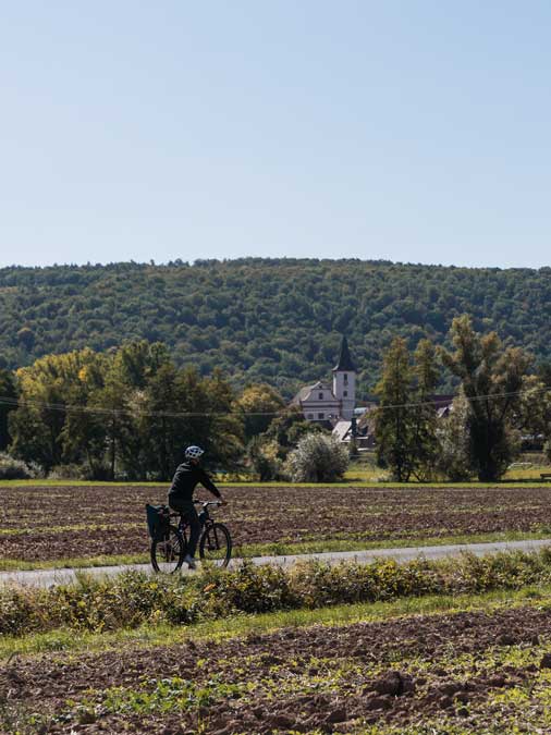 Radtour über Felder im Naturpark Spessart
