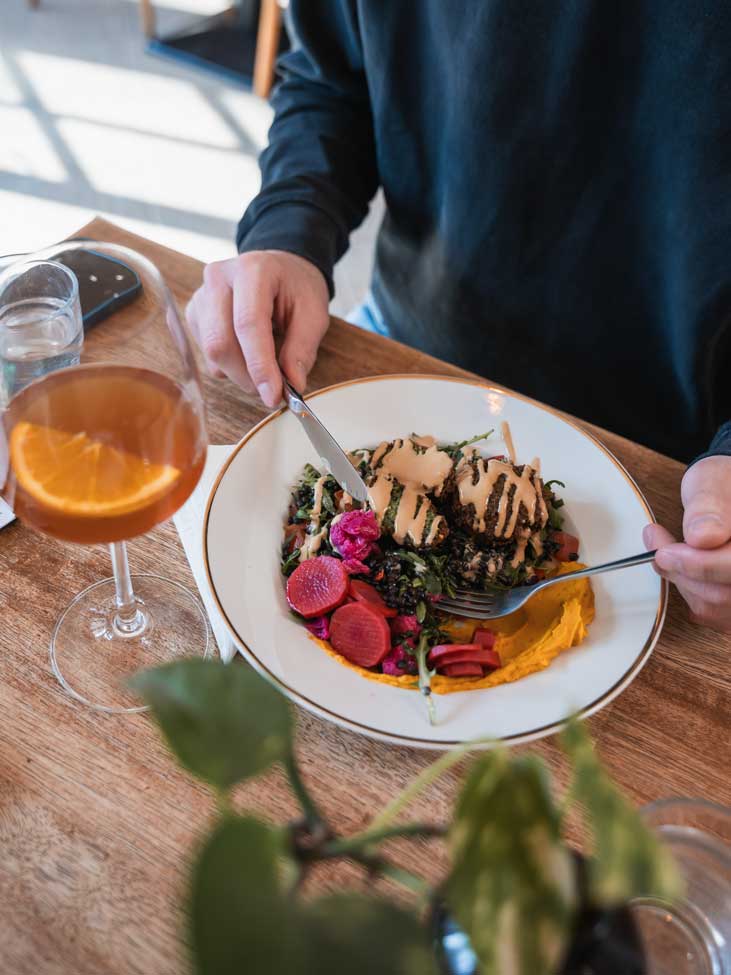 Turistka vegan in Kutna Hora