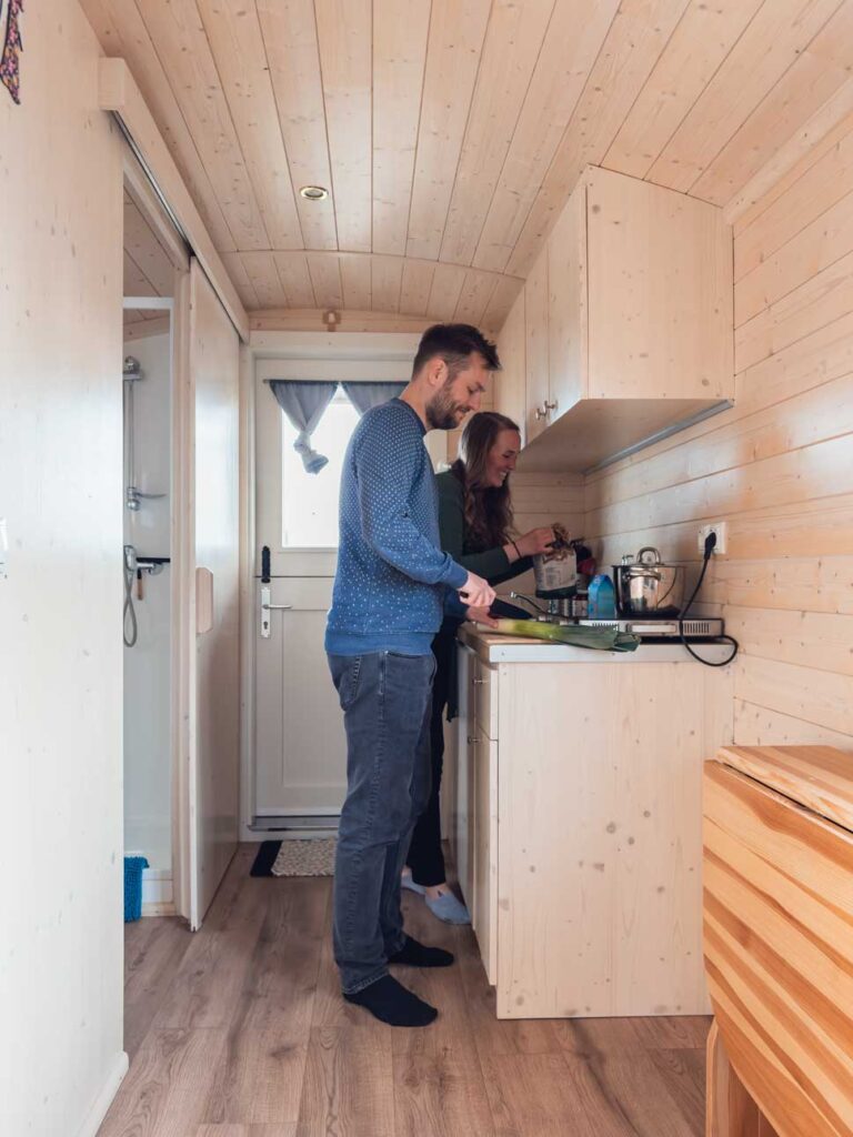 Küche im Zirkuswagen