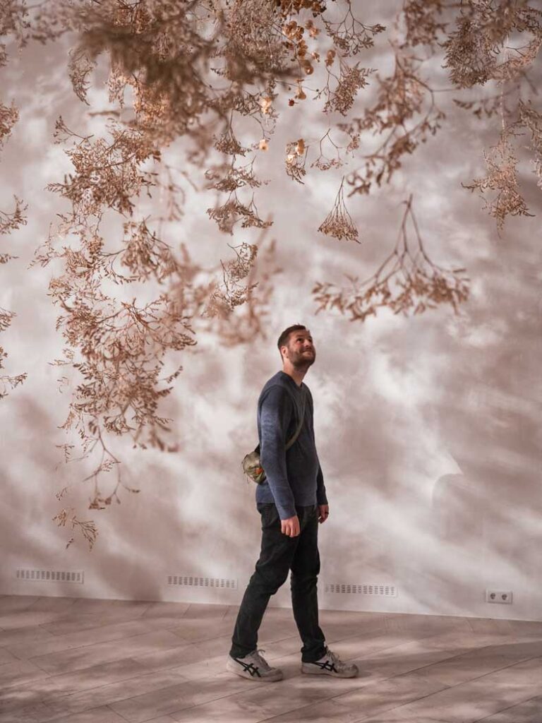 Ausstellung von Rebecca Louise Law in Schloss Gottorf