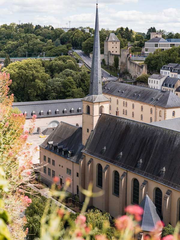 Blick auf die Neumünster Abtei in Luxemburg Stadt