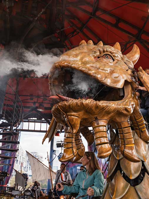 Jules Verne inspiriertes Karussell in Nantes
