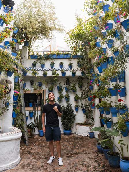 Innenhof Patios in Cordoba Andalusien per Zug
