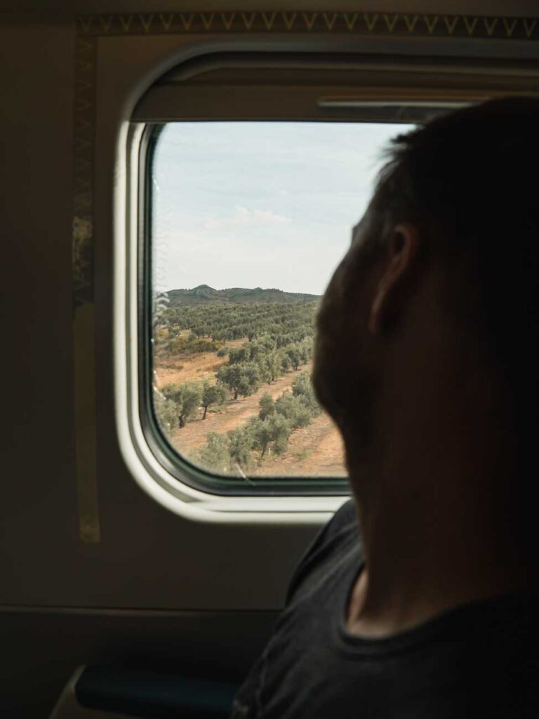 Per Zug durch Andalusien in Spanien