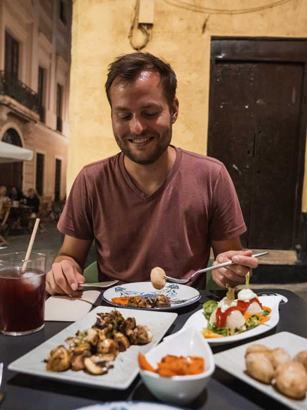 Tapas in Cadiz Spanien